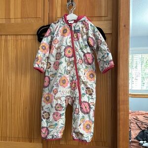 ADORABLE reversible Patagonia toddler snowsuit.